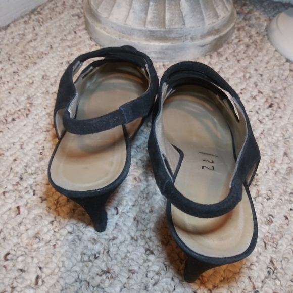 Vintage Black Suede Victorian Steampunk/Witchcore Style Slingback Strappy Pump - Picture 7 of 11